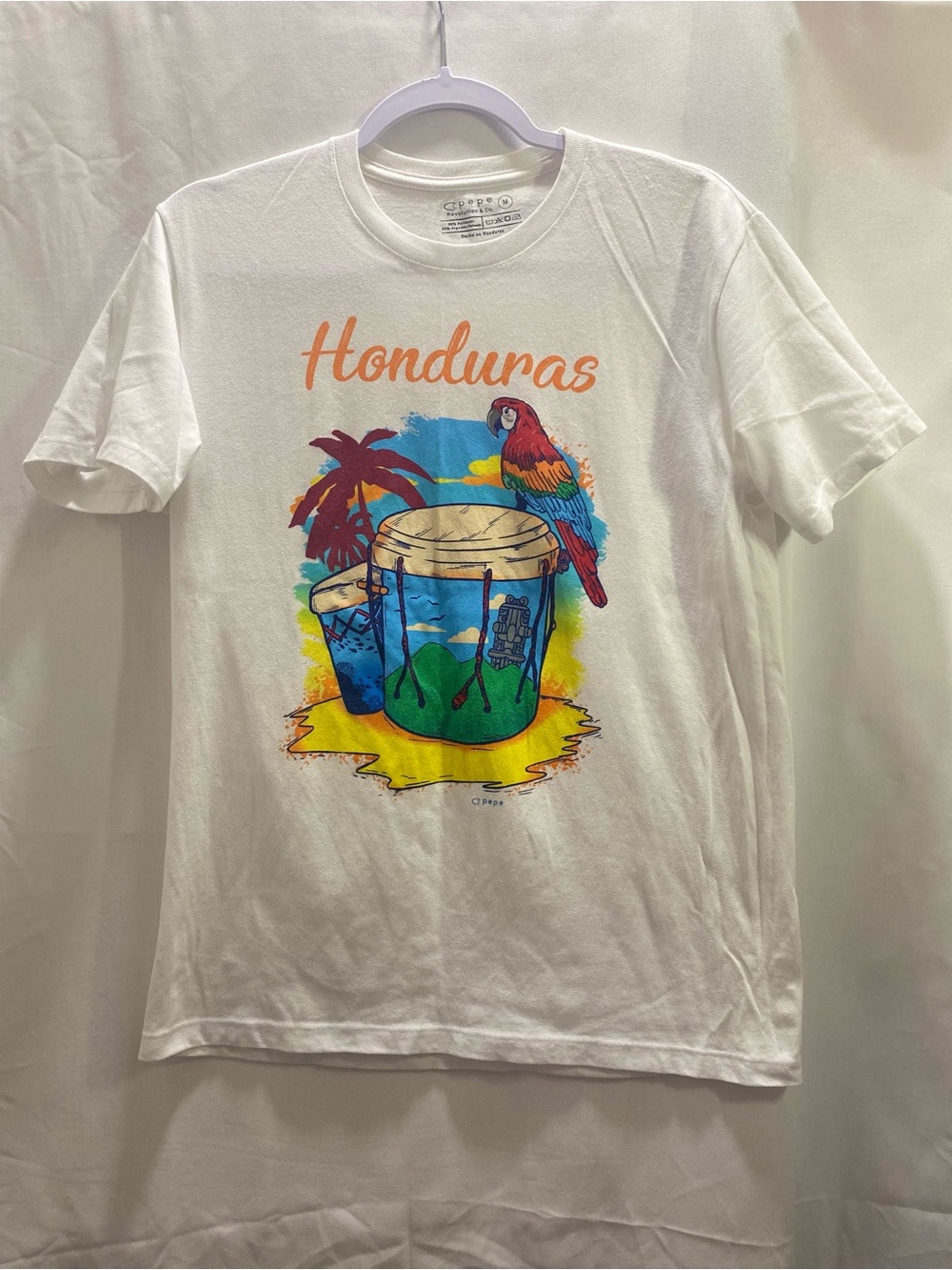 Pepe Revolution & Co.
Honduras Parrot Graphic
Crew Neck Tee Men
Medium #tropical